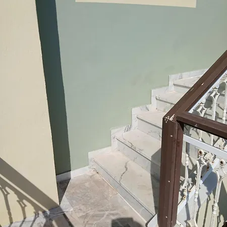 Livanos *