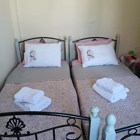 Apartment Livanos *